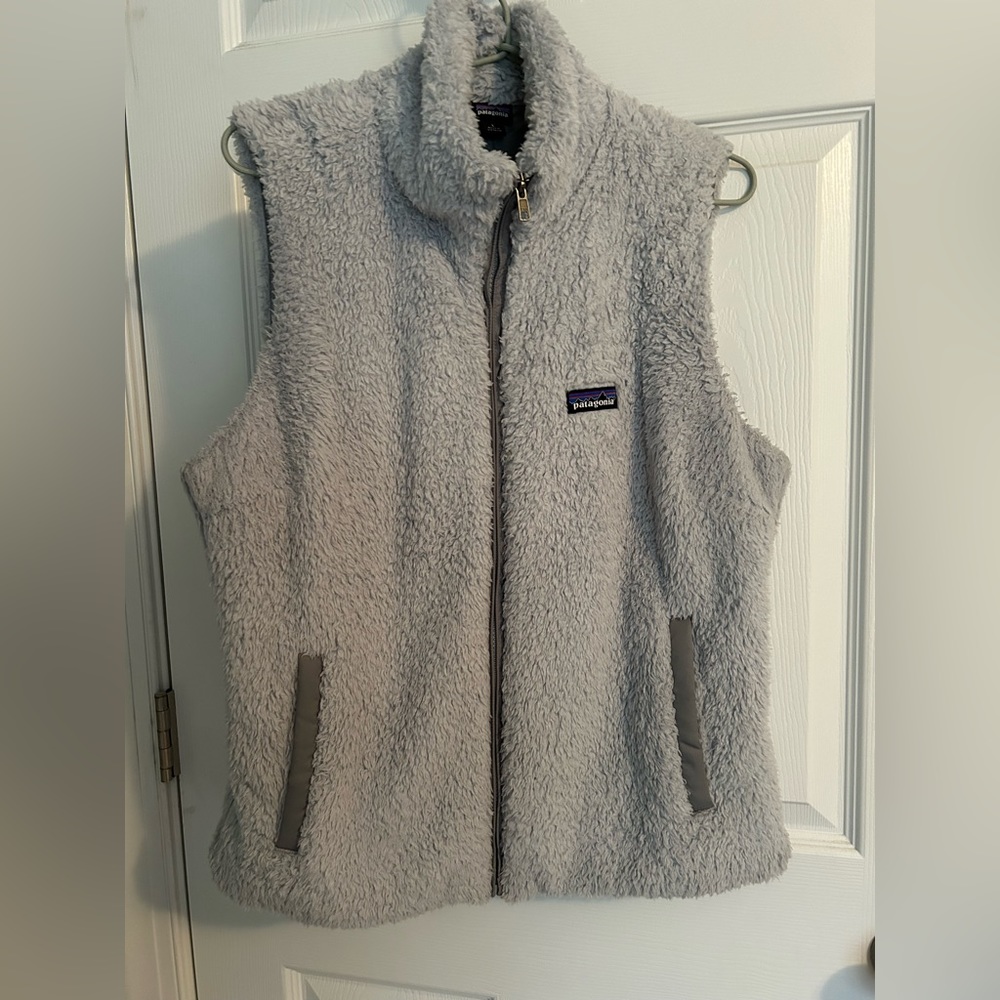 Women's Patagonia Los Gatos fleece vest. Color:grey salt, size large.
